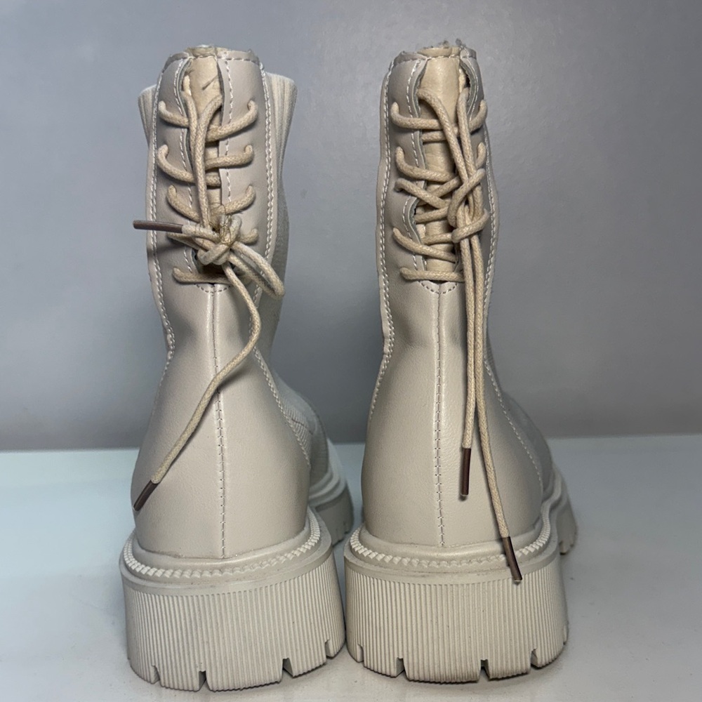 NWOT Cream Lace-Up Chunky Sole Women’s Boots - Picture 5 of 8
